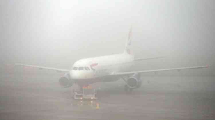 30 flights delayed due to dense fog at Delhi airport