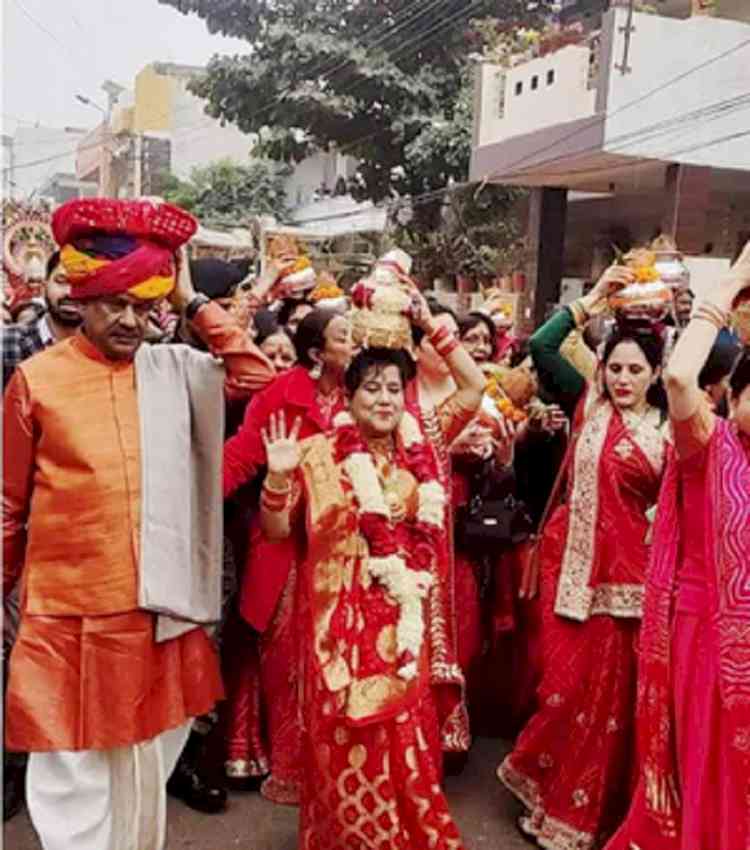 LS Speaker Om Birla carries Ramcharitmanas on head for 3 km during Kalash Yatra