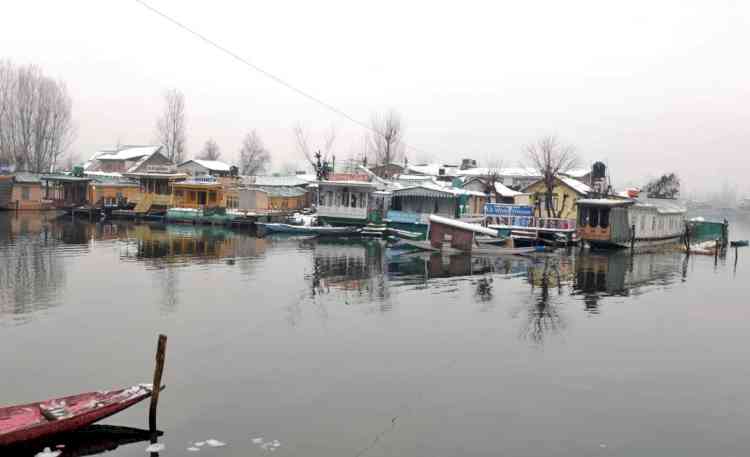 Cold wave continues in Kashmir, minimum temperature minus 5.2