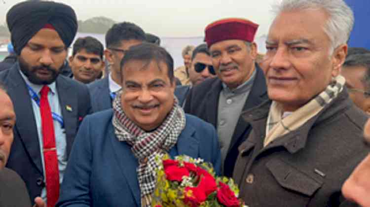 Gadkari opens, lays stones of 29 national highway projects in Punjab