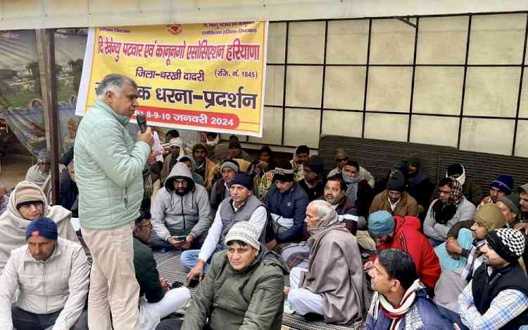 कांग्रेस पार्टी पटवार व कानूनगो एसोसिएशन की मांगों के समर्थन में: किसान नेता राजू मान