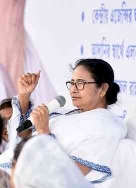 Include Bengali in classical language list, Mamata urges PM