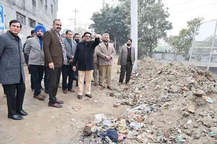 MLA Bagga, MC Chief visit buddha nullah sites, direct concerned officials to expedite work to construct road on the other side of the nullah 