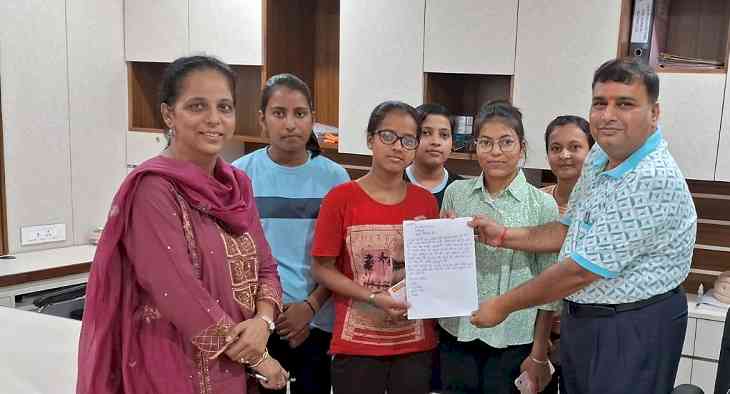 Shree Shyam Karuna Foundation provides financial assistance to needy girl students