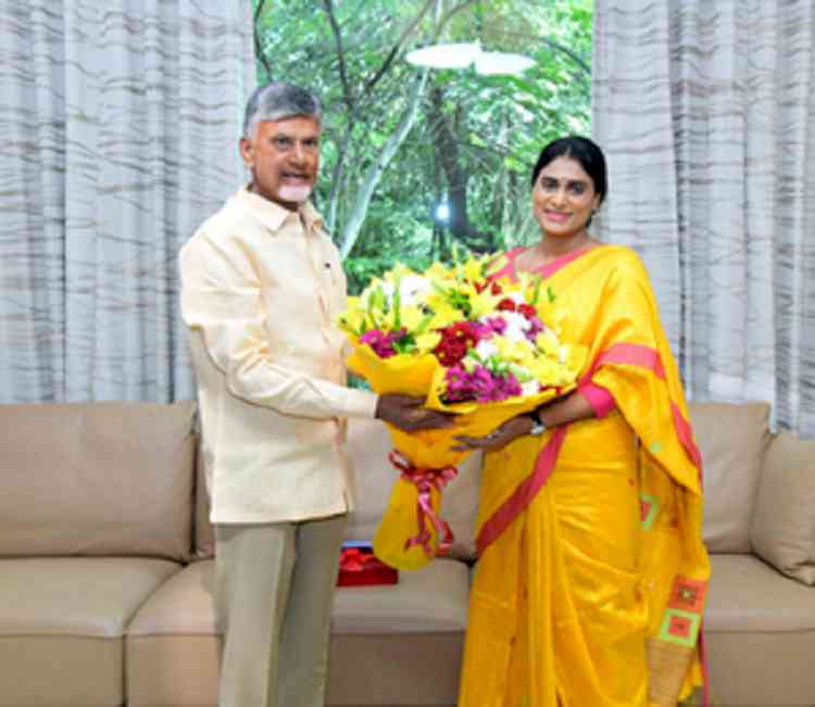 Sharmila meets Chandrababu to invite him for son’s wedding