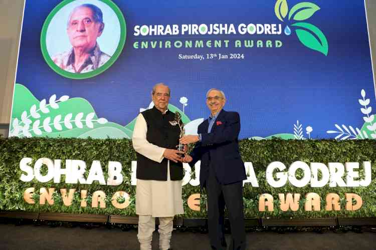 Dr. Ashok Khosla Receives Inaugural Sohrab Pirojsha Godrej Environment Award #SPGodrejAward