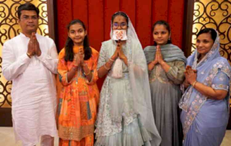 Jeweller’s 19-year-old daughter to turn Jain nun in Hyderabad