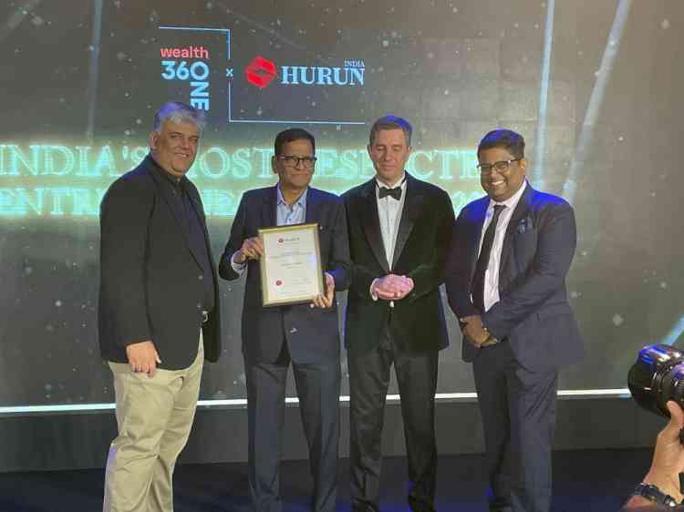 Shreegopal Kabra, Managing Director of RR Kabel, Felicitated at the Hurun India Most Respected Entrepreneurs Awards