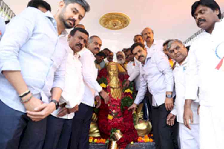 Thiruvalluvar's statue represents brotherhood between Kannada & Tamil people: K'taka BJP chief Vijayendra