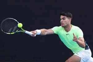 Australian Open: Alcaraz beats Gasquet; Fils, Michelsen earn debut wins