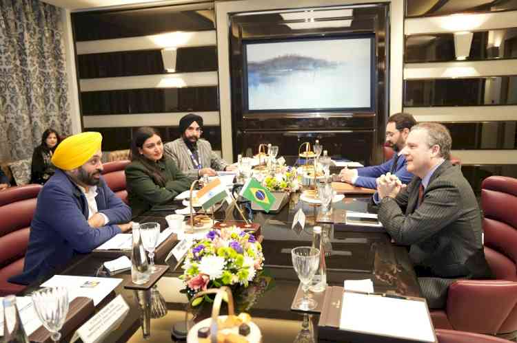 CM does marathon meetings to bring investment in Punjab with foreign diplomats 