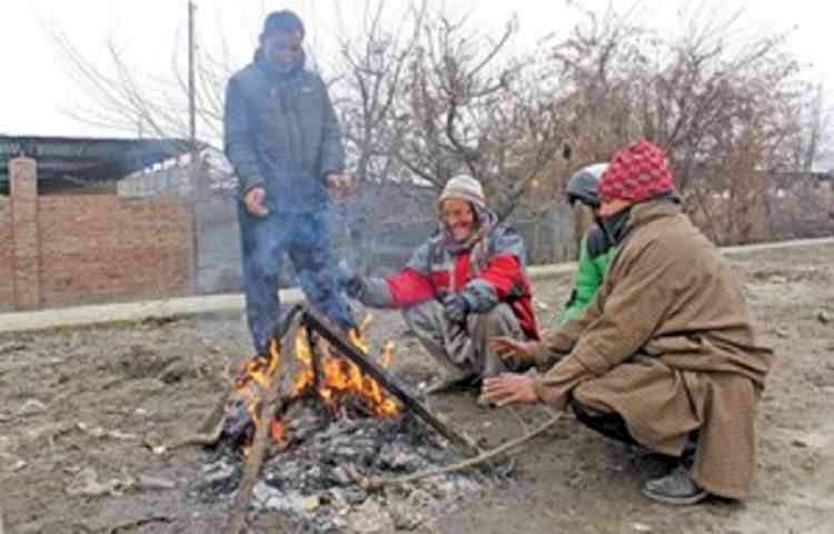 As Jammu improves, Kashmiris seek divine intervention for snowfall
