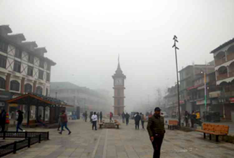 Kashmir valley lives in fear of a snowless winter