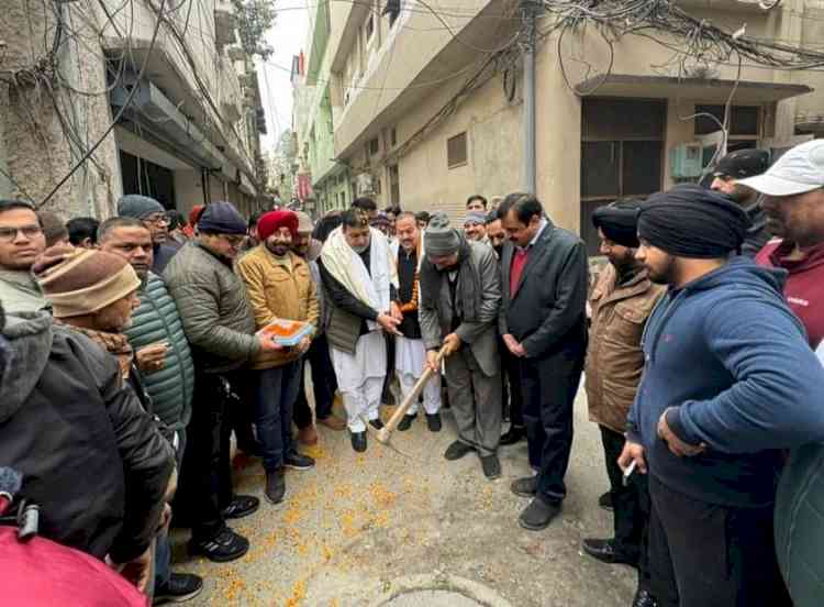 MLA Prashar, former councillor inaugurate project to reconstruct roads in Sukhram Nagar 