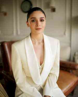 Alia Bhatt jokes when she was born she came out on 'lights, camera, action'