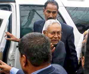 Nitish Kumar meets Bihar Governor; 'Khela Hobe’ says Manjhi