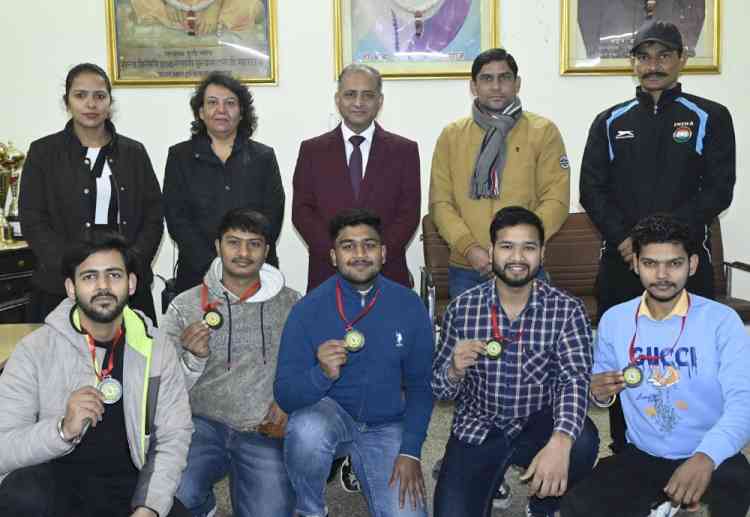 अंतर महाविद्यालय शतरंज प्रतियोगिता में हिंदू कॉलेज ने जीता कांस्य पदक