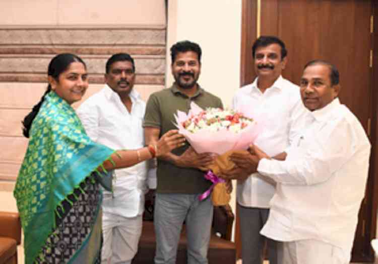 Four BRS MLAs meet Revanth Reddy