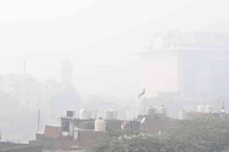 Air quality continues to be 'severe' at some stations in Delhi