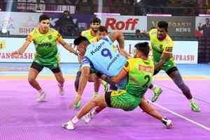 PKL 10: Patna Pirates beat Bengal Warriors by 16 points, High 5 for Mayur Kadam