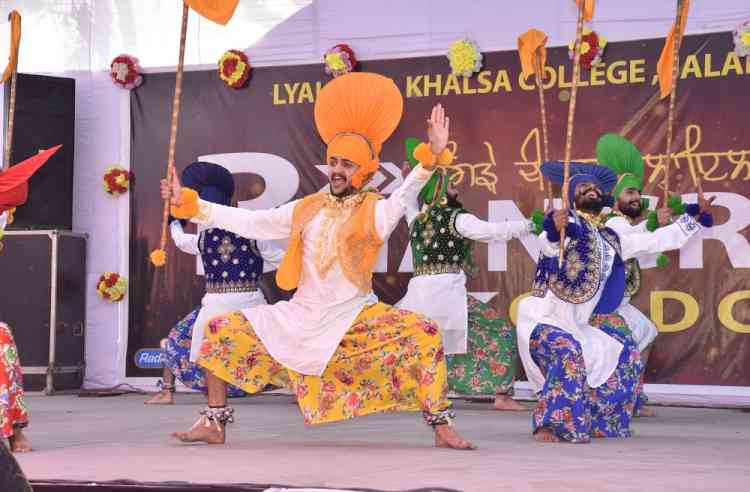 Bhangra Gold Cup organized at Lyallpur Khalsa College