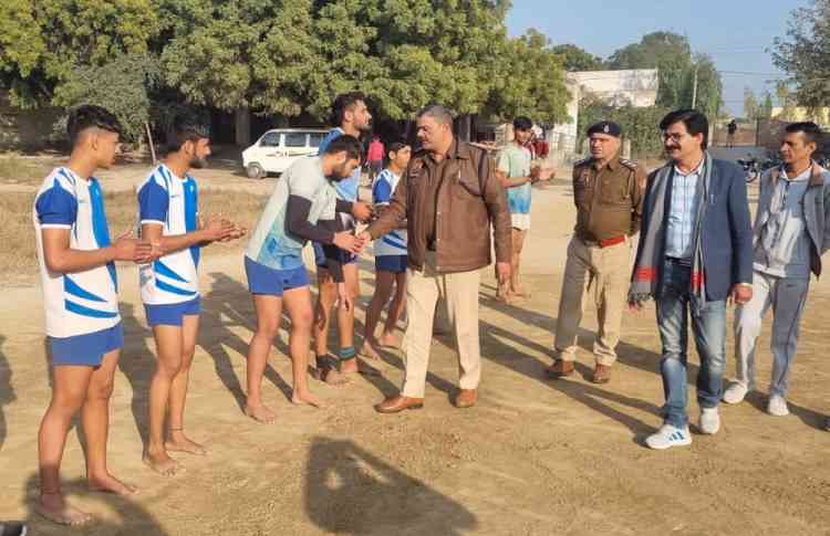 नशा मुक्ति के लिये रोहतक पुलिस द्वारा गांव चमारिया में खेल गतिविधियां आयोजित