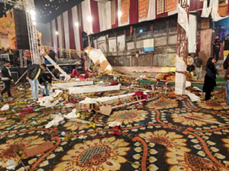 One dead, 17 injured as stage collapses at Delhi's Kalkaji temple