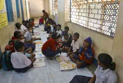 Tribal students in MP's Ratlam take lessons on literature, media from veterans