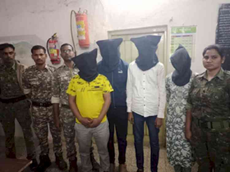 Maha cop, journalist nabbed for honey-trap sextortion racket in Gadchiroli
