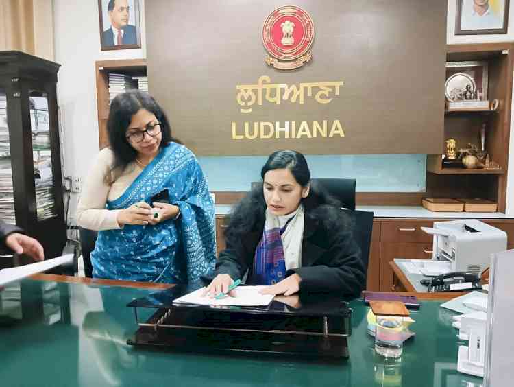 Newly appointed DC Sakshi Sawhney assumes office