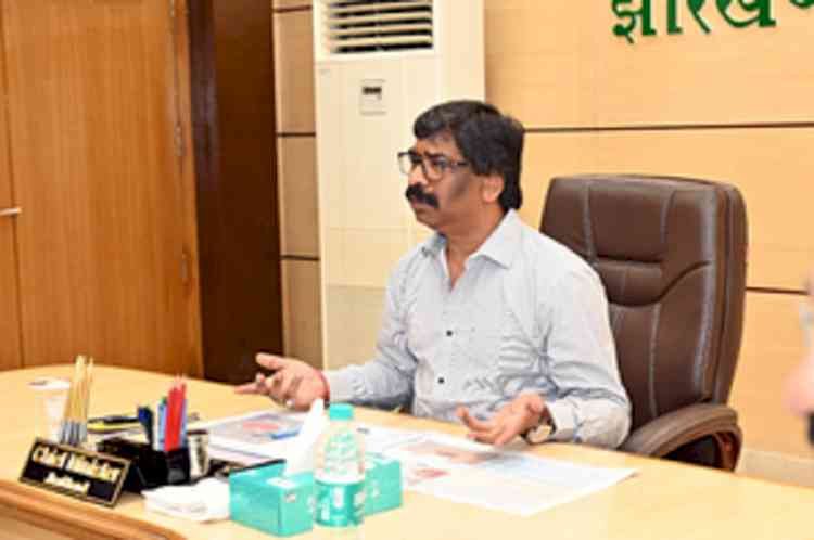 'Come to CM House on Jan 31 and question me': Soren writes to ED