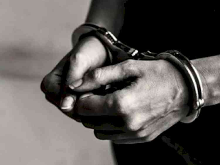 Punjab: BSF arrests 4 smugglers near Pak border; seizes narcotics, arms & ammunition