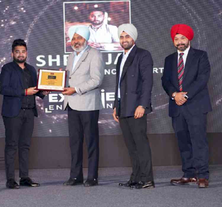 Punjab's Finance Minister felicitates  young entrepreneur Shrey Jain
