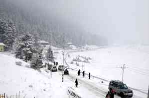 Night temperature drops several notches below zero in Kashmir 