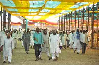 Muslims asked to down shutters in Varanasi today