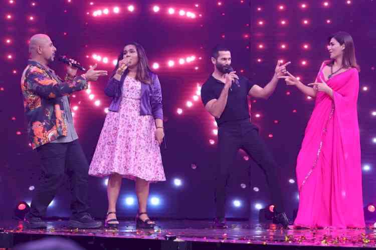 On Indian Idol 14, Actor Shahid Kapoor reveals listening to the song Dhan Te Nan helped him understand the role of Guddu in Kaminey