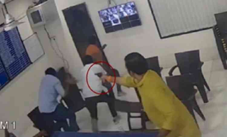 BJP MLA who shot Shiv Sena leader in Thane police station sent to police custody till Feb 14