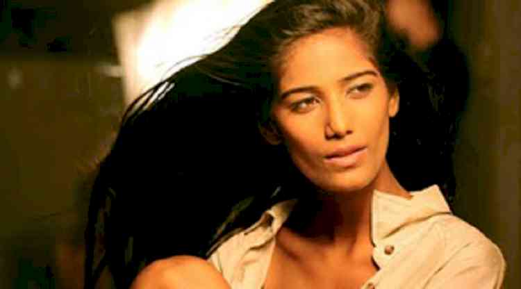 Cine workers' union demands FIR against Poonam Pandey for 'stooping so low'