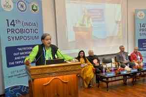 Tharoor calls for cutting-edge research on probiotics in healthcare 