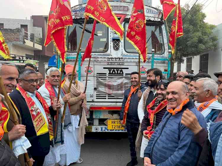 पूर्व मंत्री मनीष ग्रोवर ने अयोध्या राम मंदिर में श्रद्धालुओं के लंगर के लिए दूसरी बार खाद्य सामग्री से भरा ट्रक रवाना किया