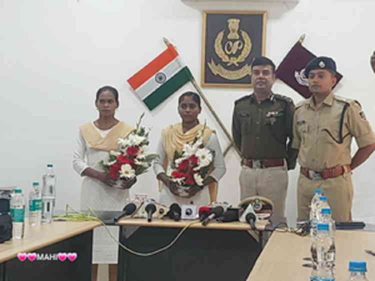 Two women Maoists surrender in Odisha's Boudh 