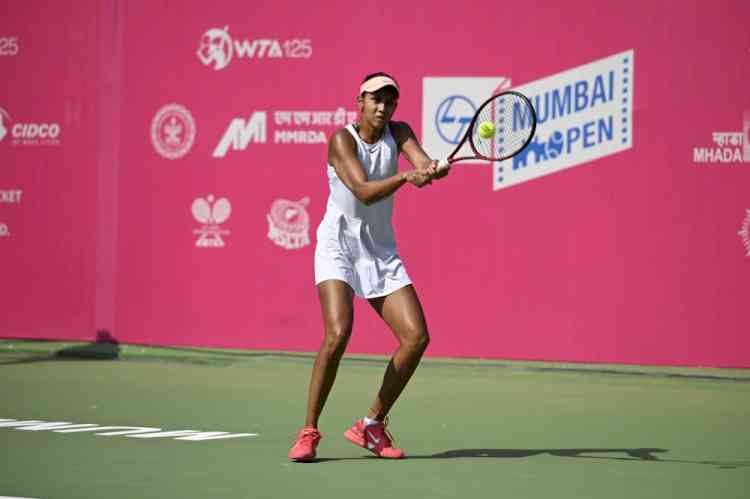 Shrivalli Bhamidipaty stuns second seed Nao Hibino; Rutuja Bhosale, Prarthana Thombare also win at L&T Mumbai Open Tennis Championships