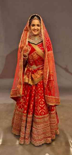 Inspired by Deepika's 'Padmaavat' look, Shruti Choudhary dons 10 kg lehenga for wedding sequence