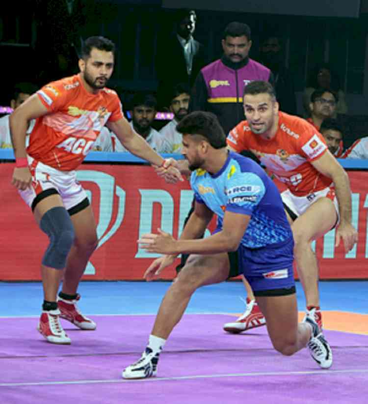 PKL 10: Parteek Dahiya, Rakesh's 10 points propel Gujarat Giants closer to Playoffs spot