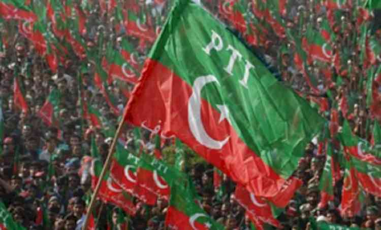 PTI-backed independents lead in Pak poll race
