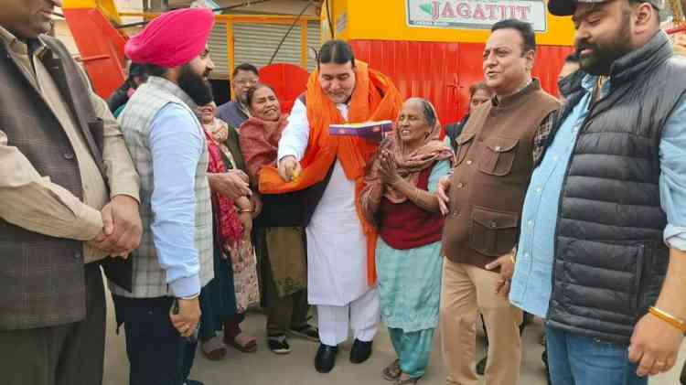  MLA Prashar kickstarts project to install tubewell in Kashmir Nagar 