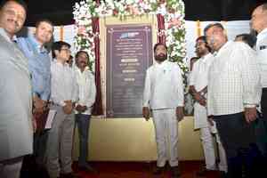 Maha CM inaugurates ShilPhata flyover, to decongest Panvel-bound traffic in Thane