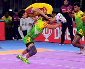 PKL 10: Patna Pirates fight back to beat Telugu Titans, qualify for playoffs