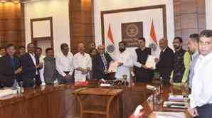 Maratha quotas: BC Commission panel submits survey report to Maha govt