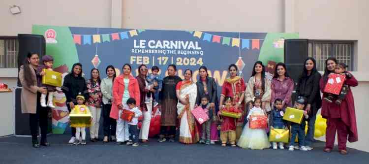 Children have fun in 'La Carnival' organized at Paragon School-71